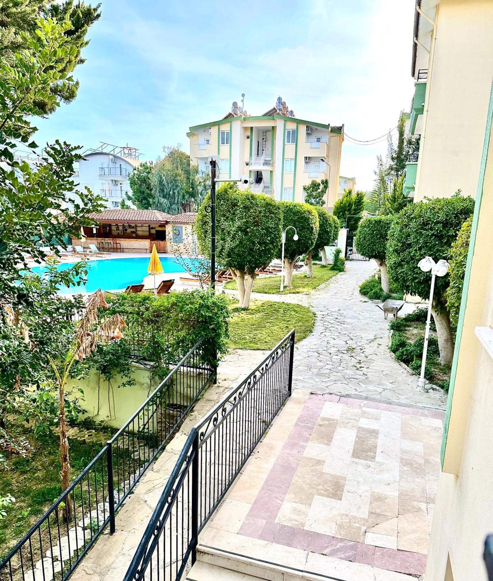 Melissa Garden Apart Hotel Side Exterior photo